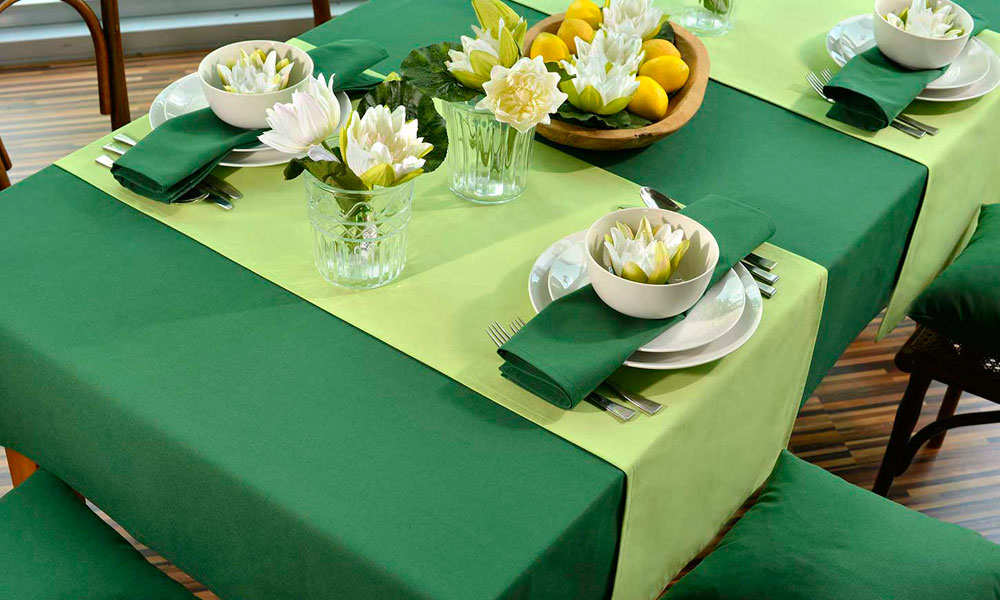 зеленая скатерть из габардина фото